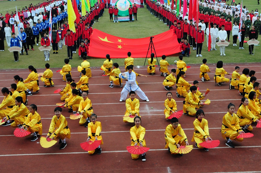 德外舉行第十六屆體育文化藝術(shù)節(jié)暨第十九屆秋季運(yùn)動(dòng)會(huì)_副本.jpg